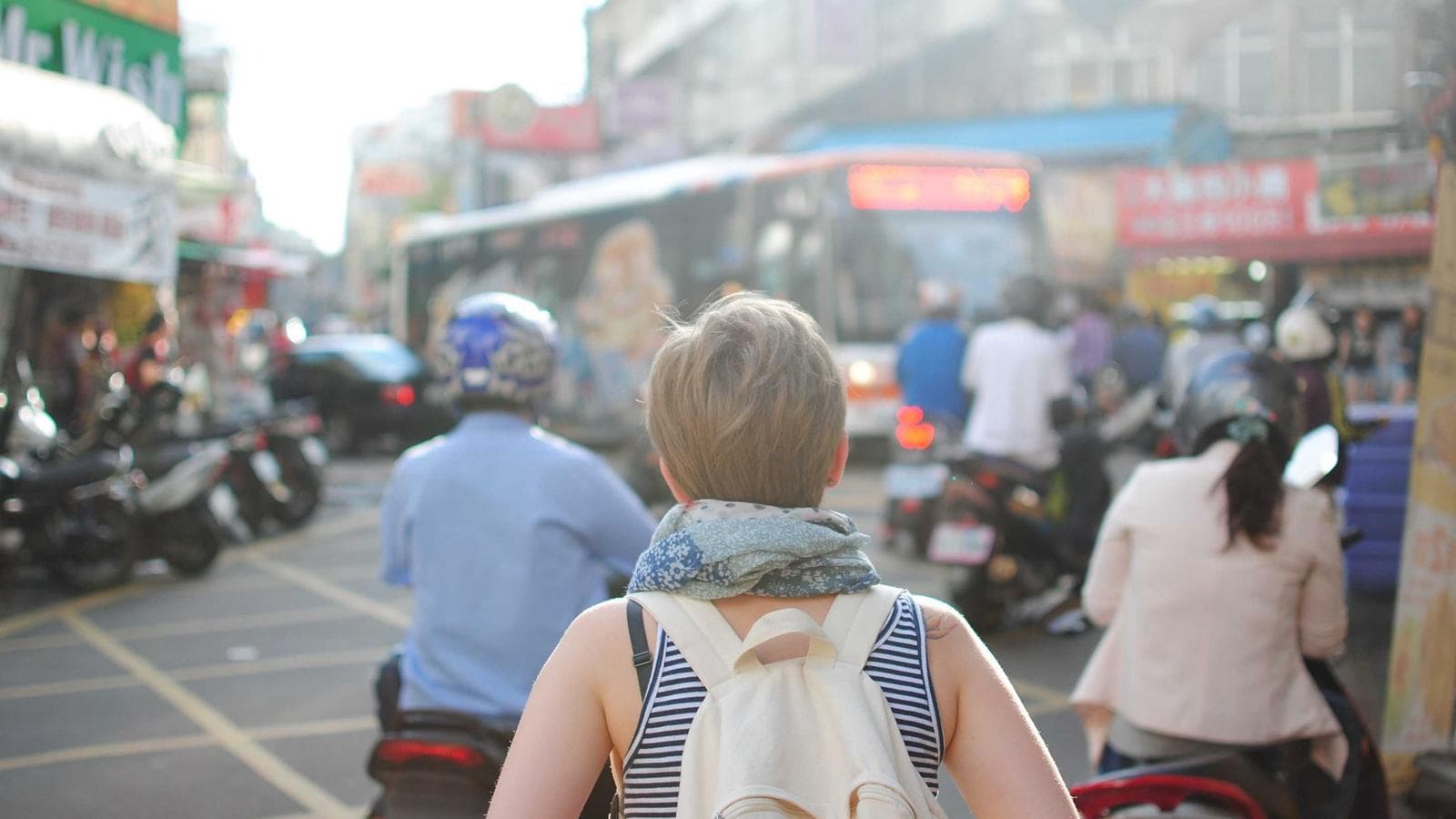 Featured image for: Beachfront vs. Near-Beach in Hua Hin: Comparing Exposure and Maintenance